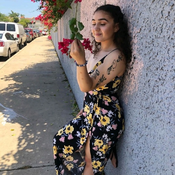HM flowers print Dress❤️🖤 - Picture 2 of 5
